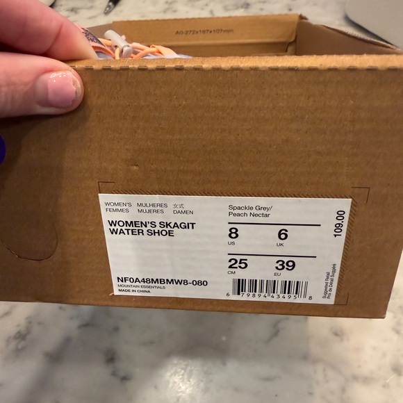 New without Box North Face Skagit Water Shoe size 8 - Picture 2 of 5